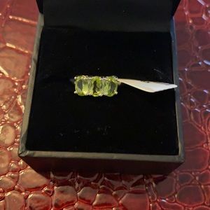Peridot 3 stone ring